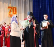Глава железногорской епархии епископ Вениамин поздравил участницу Великой Отечественной войны 